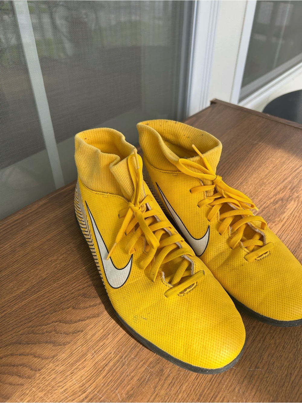 Shoes - Picture 3 of 4